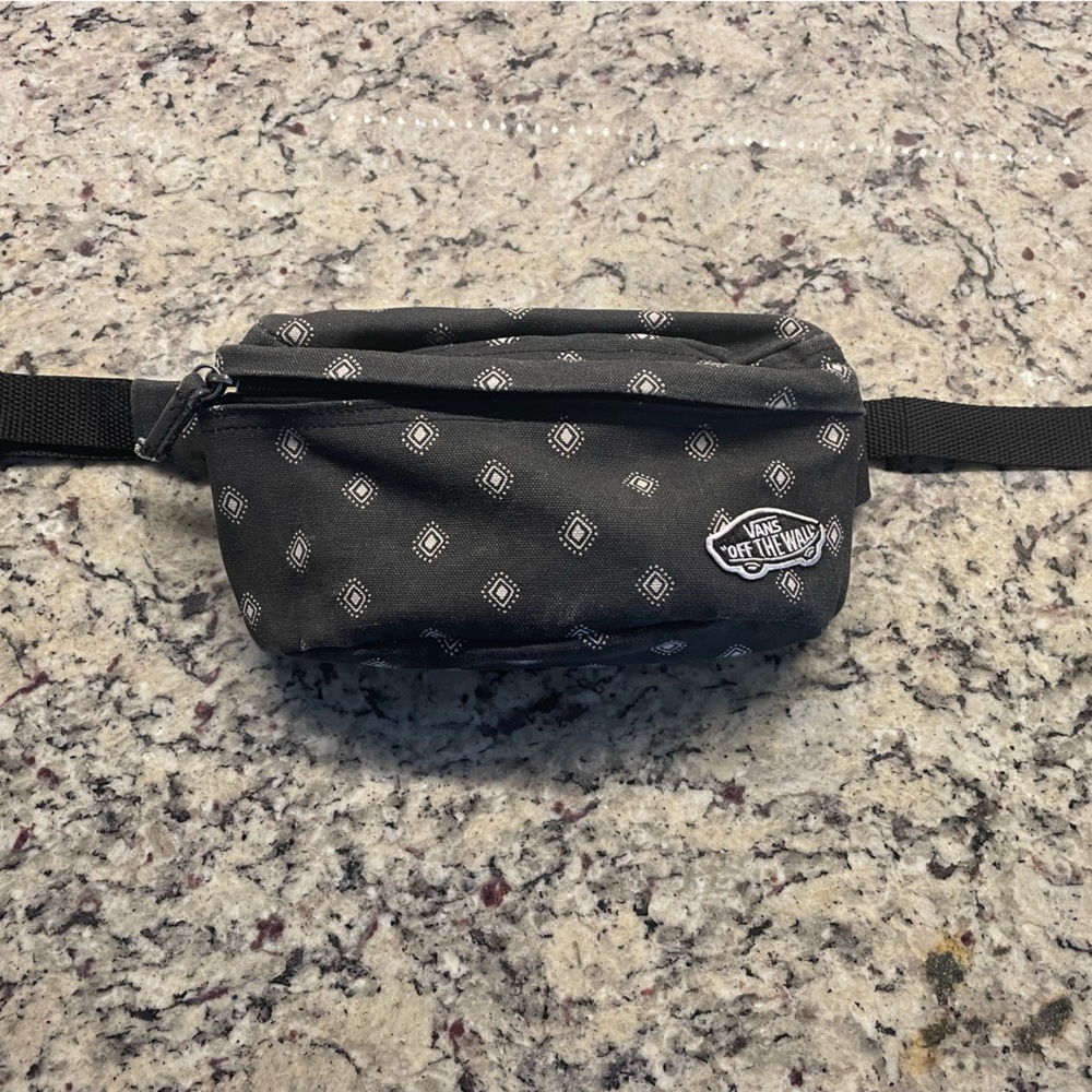 Vans “off the wall” fanny pack.